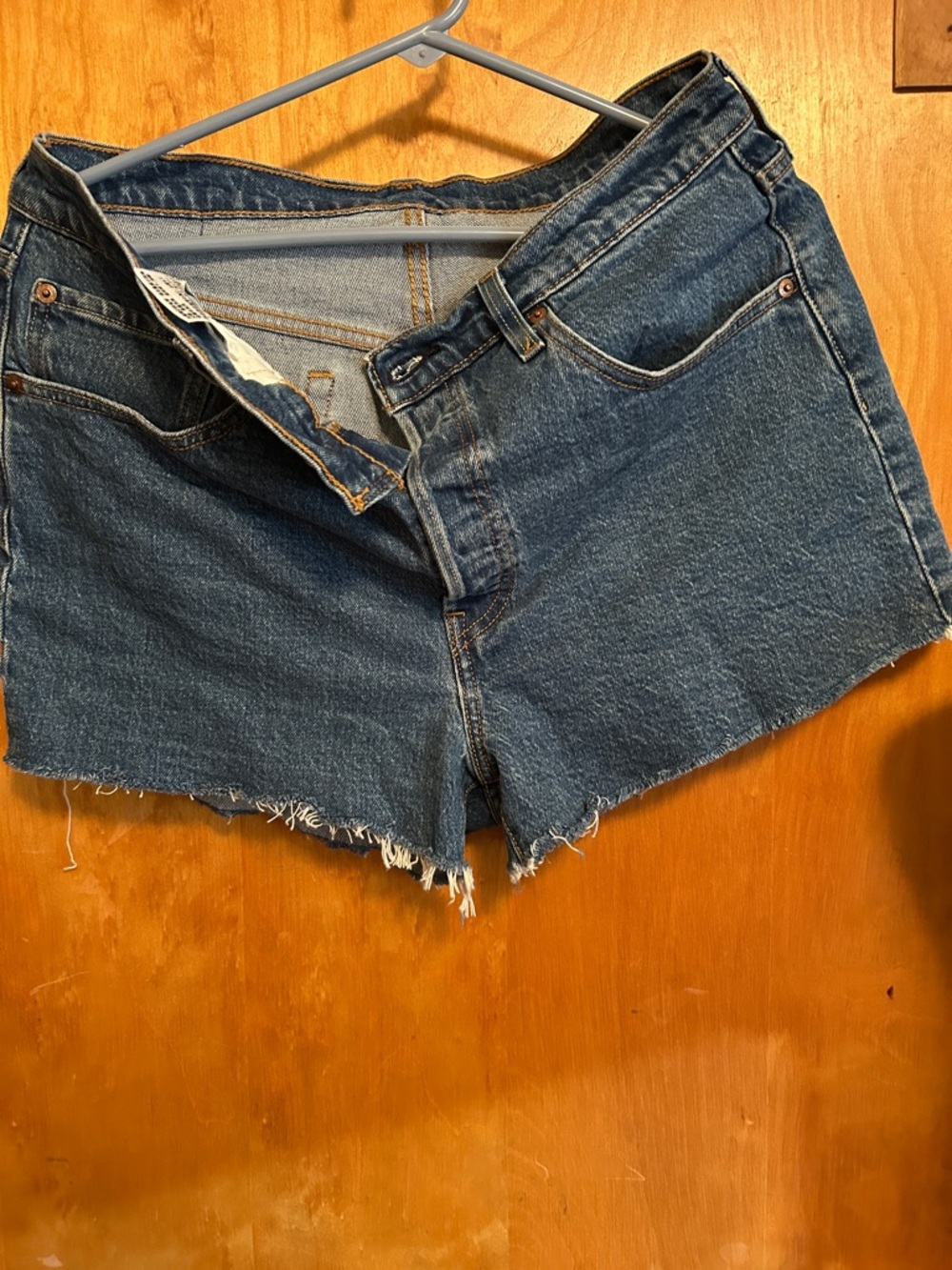Levi’s Raw-Hem Denim Jean Shorts